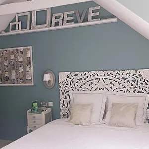 Bed and breakfast Les De L'atelier