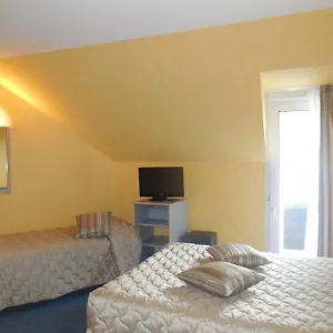 Au Relais De L'oust Hotel